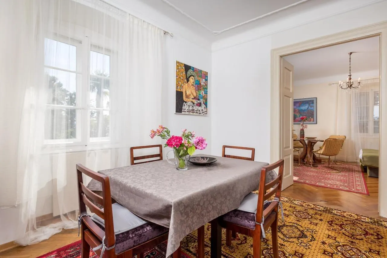Palm And Palmino Garden Apartments Near Lungo Mare Lovran