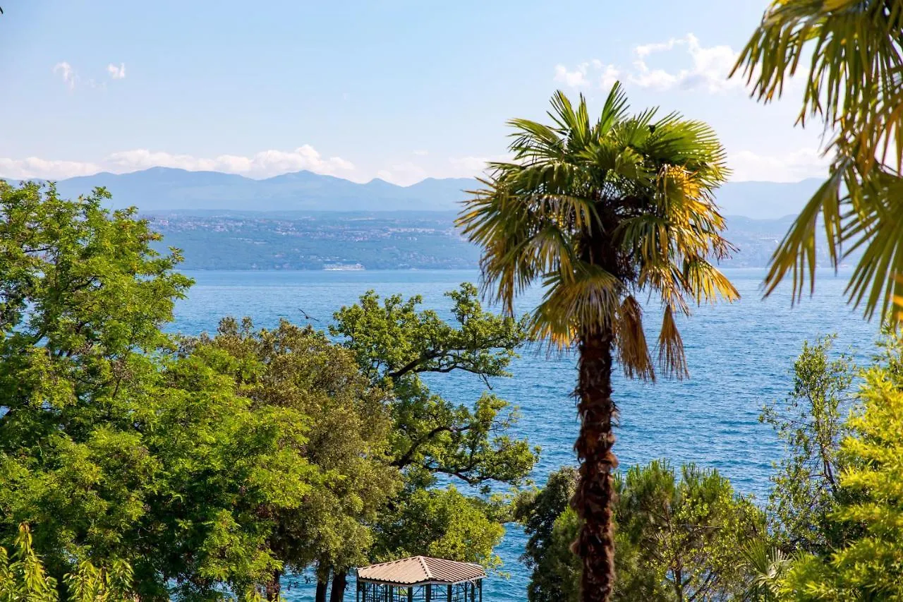 Palm And Palmino Garden Apartments Near Lungo Mare Lovran Croatia