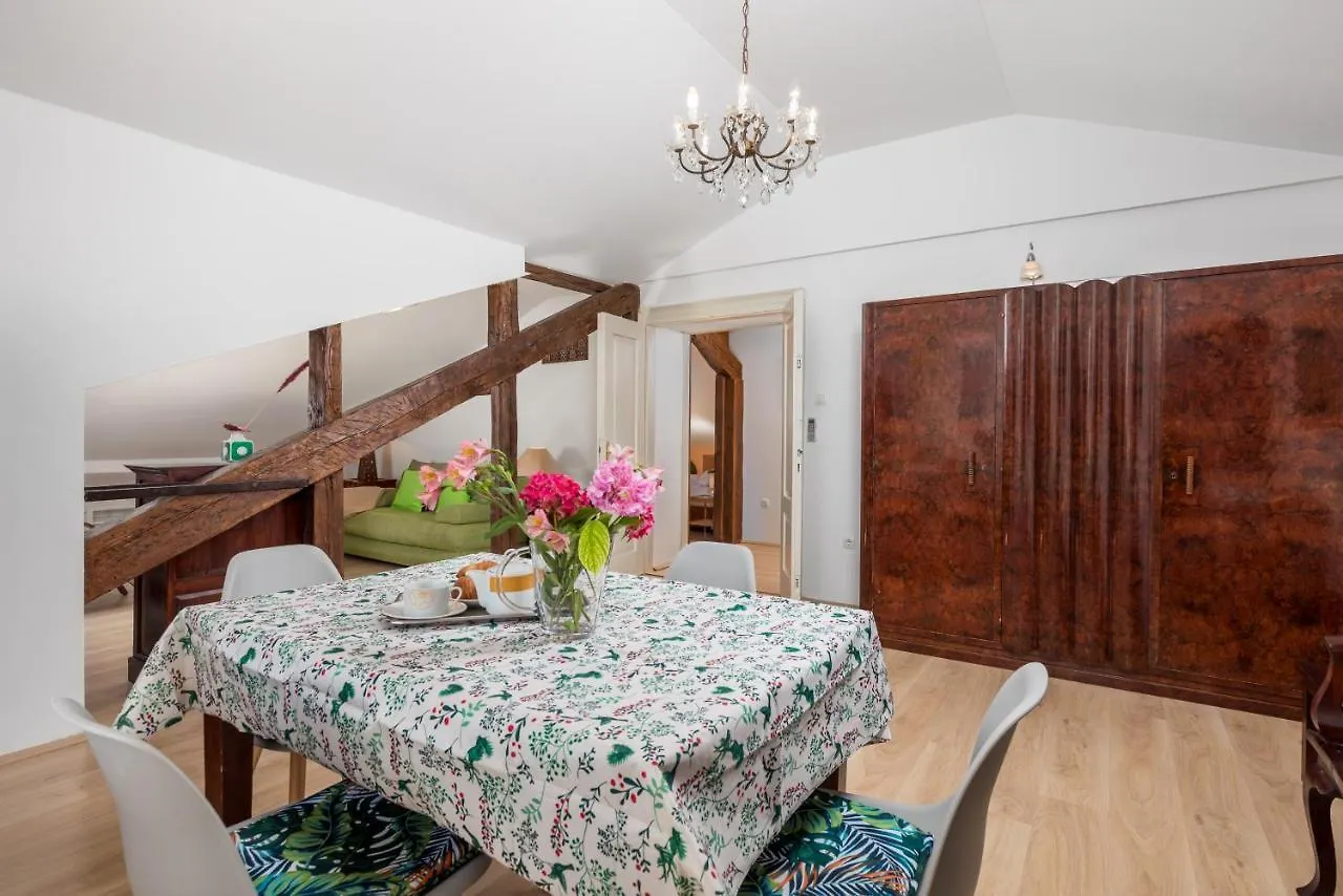 Palm And Palmino Garden Apartments Near Lungo Mare Lovran
