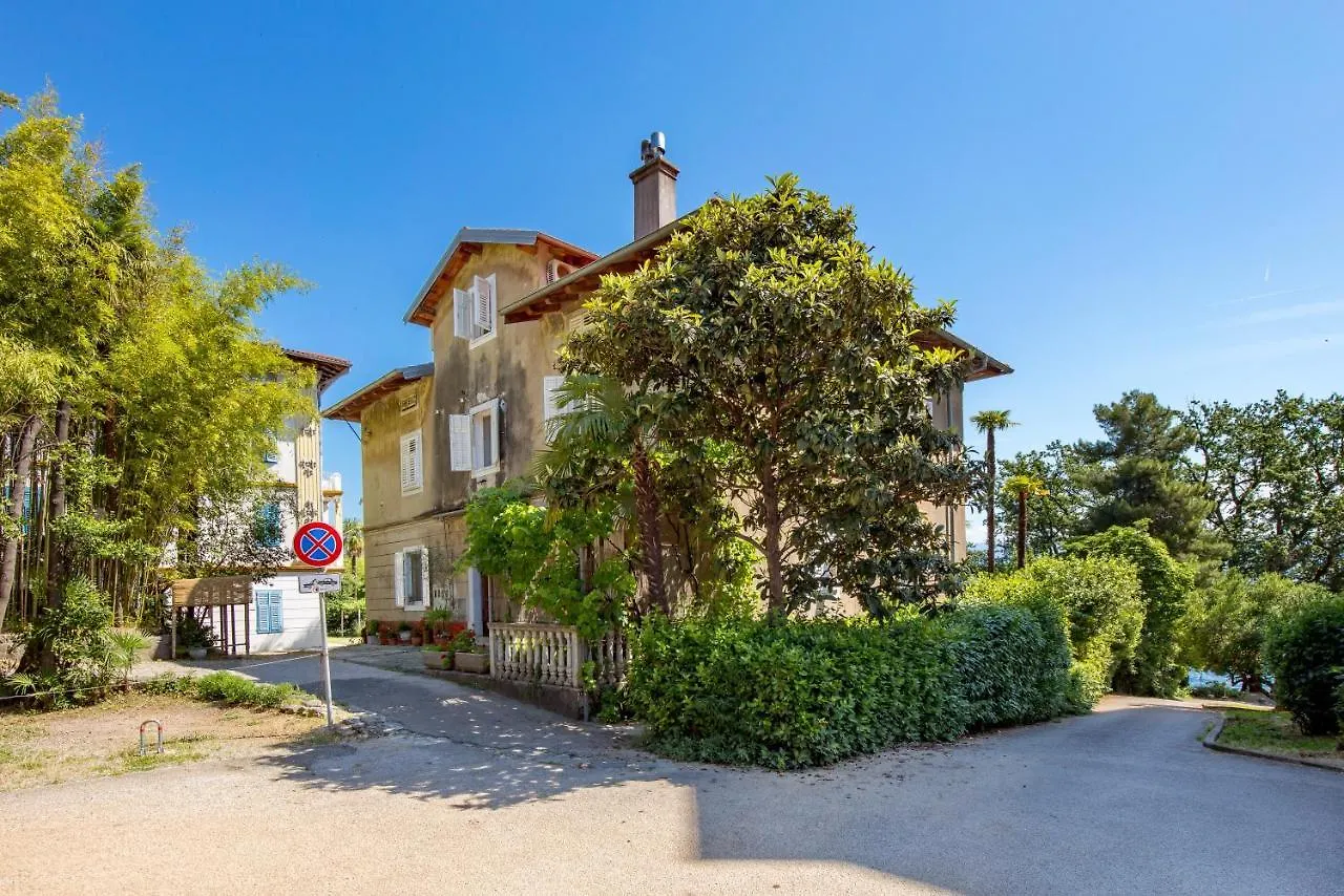Palm And Palmino Garden Apartments Near Lungo Mare Lovran