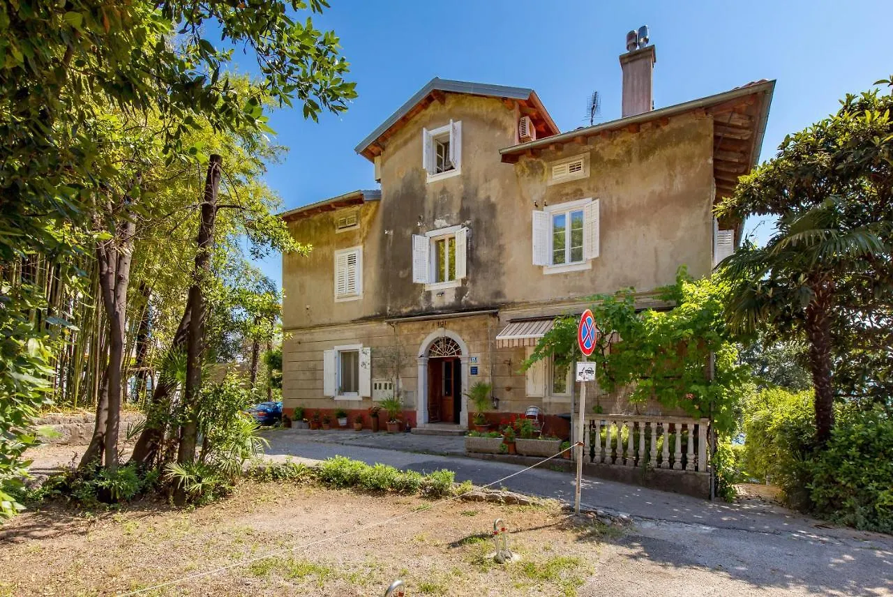 Palm And Palmino Garden Apartments Near Lungo Mare Lovran Croatia